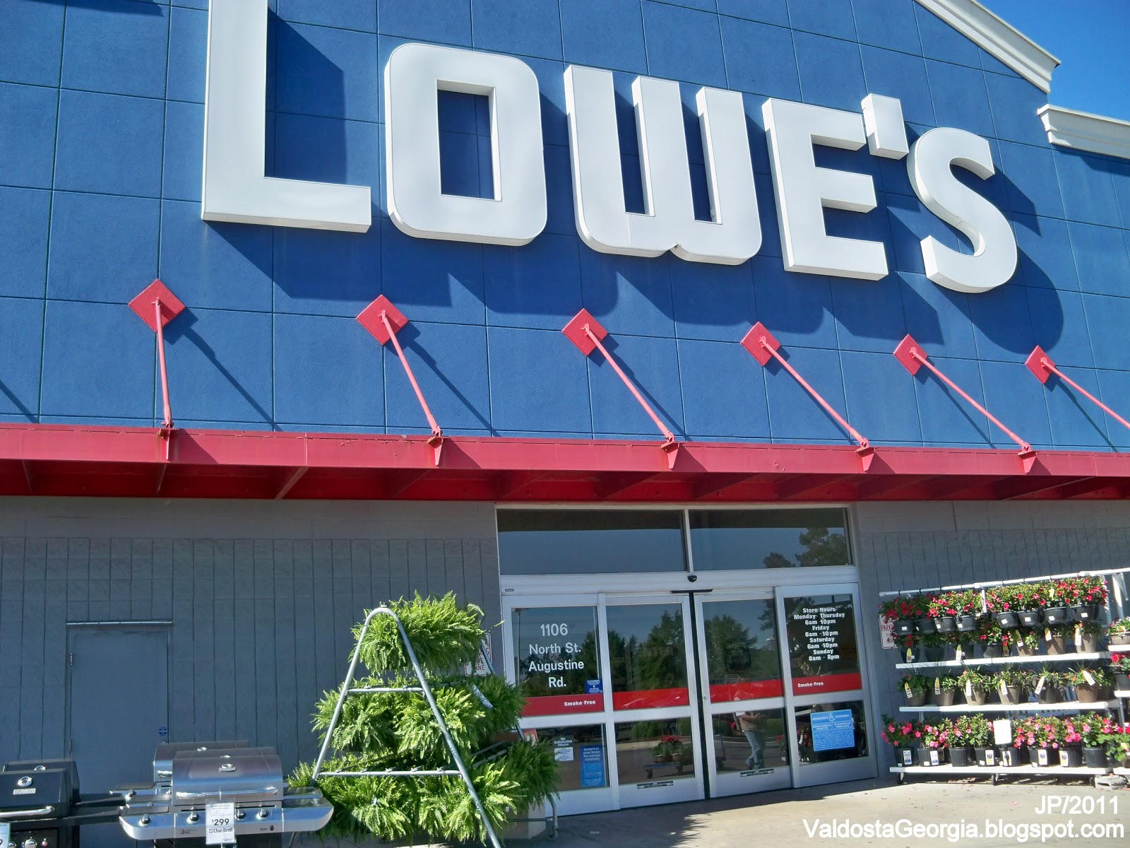 What are Lowe's store hours?